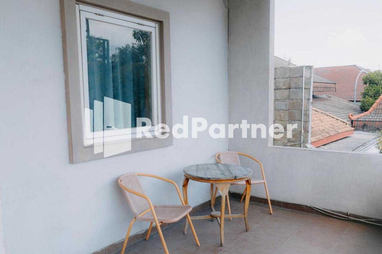 We Stay Residence Redpartner Surabaya Exterior foto