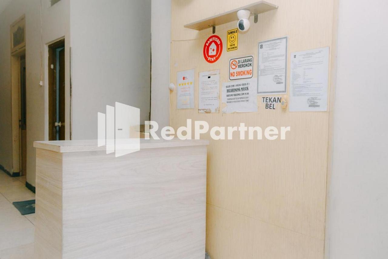 We Stay Residence Redpartner Surabaya Exterior foto