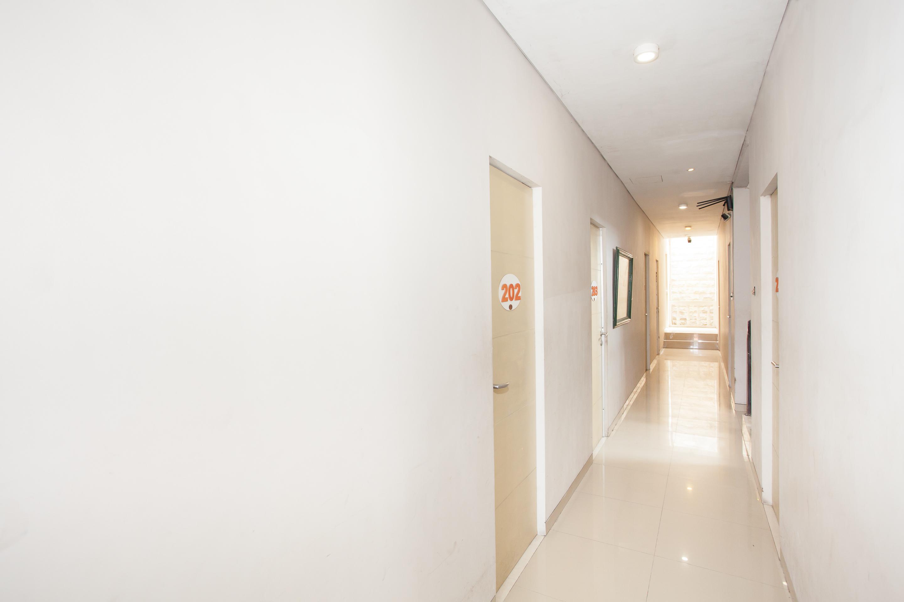 We Stay Residence Redpartner Surabaya Exterior foto